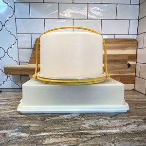 2 Tupperware Cake Takers White Rectangle 622 & Round Harvest Gold 684 & 1 Handle